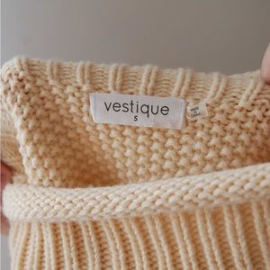 Women’s Vestique Boutique sweater. Size small.